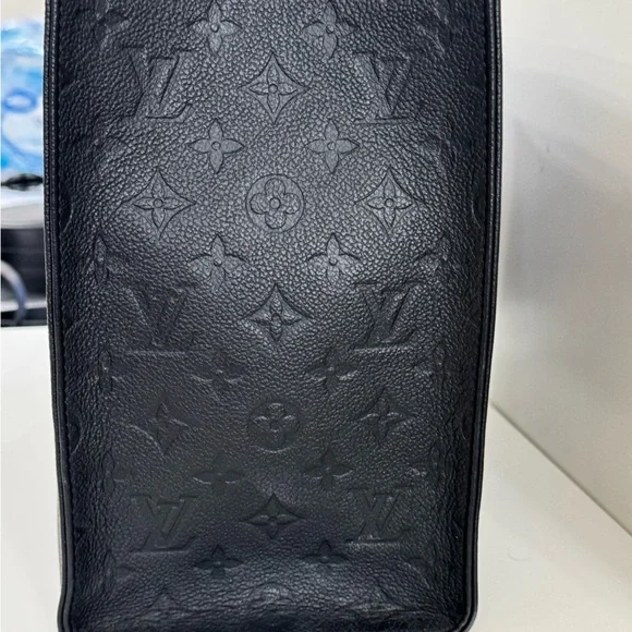 Louis Vuitton ON-THE-GO MM Black Leather Embossed Monogram - Picture 3 of 12